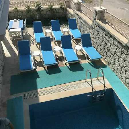 Hotel Akkum 2*